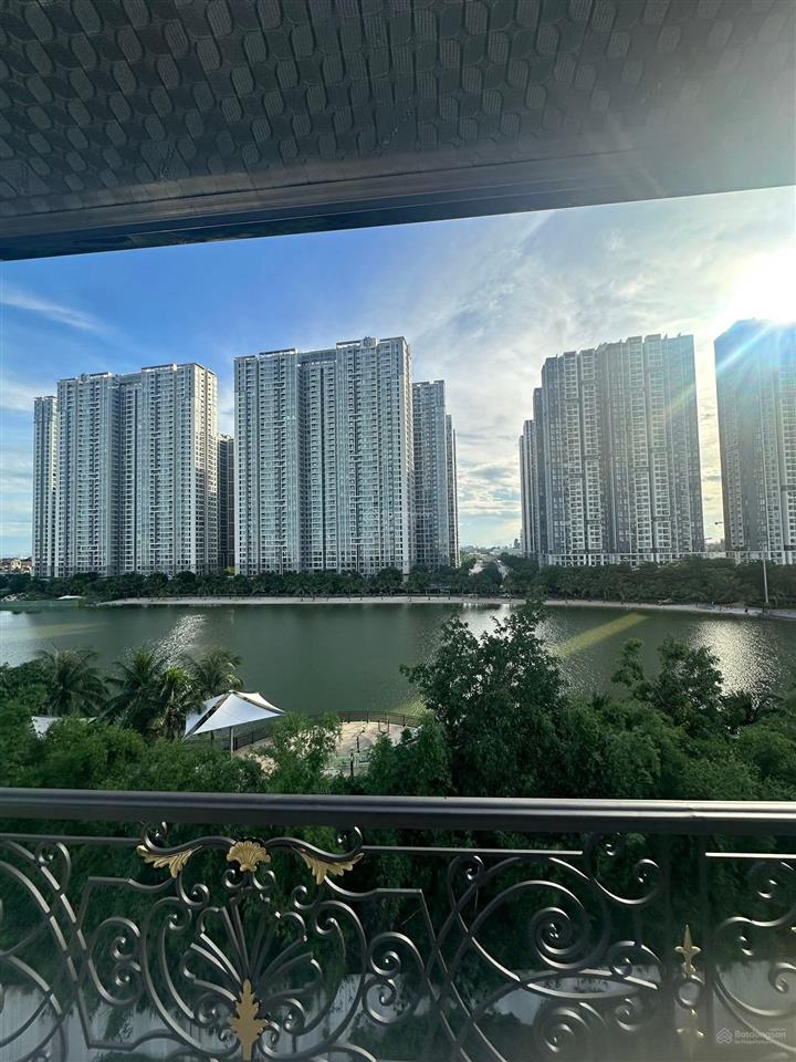 Nhà mặt phố tây mỗ thang máy, ô tô 7 chỗ vào nhà, view triệu usd trước nhà là hồ vin 12ha