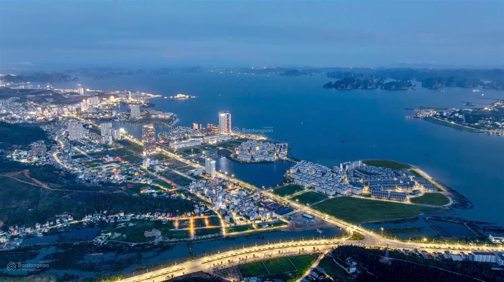 Bán suất ngoại giao rẻ 10 tỉ ô góc đường hoàng quốc việt sora bay hạ long  0977 141 ***