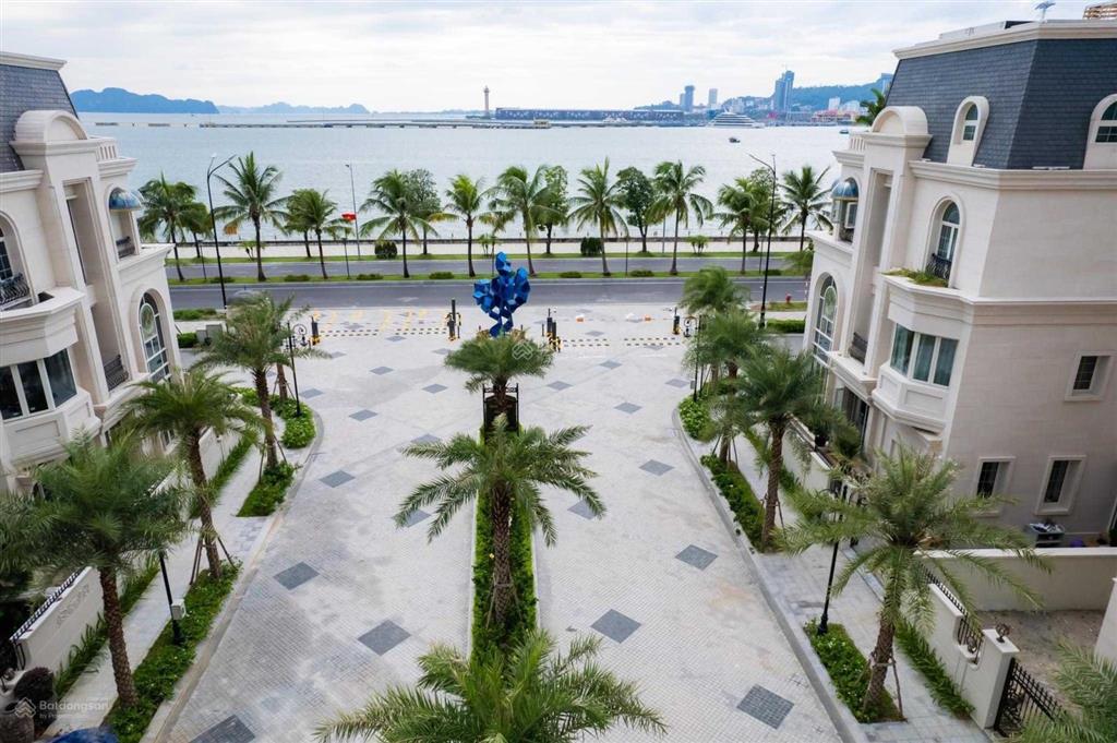 Bán giá 40 tỉ 255m2 biệt thự doji mansions mặt biển vip hạ long sổ đỏ vĩnh viễn,  0977 141 ***