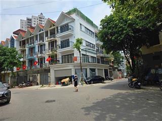 Liền kề kinh doanh chân chung cư văn phú, cạnh ga tàu điện nhà đẹp full nội thất ở ngay giá đầu tư