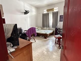 Bán nhà phạm văn đồng 72m2 chi 8 tỷ tl