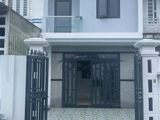 Chính chủ cần bán gấp ! nhà 2 tầng mới xây 100m², 4pn  có sân ô tô  giá rẻ bất ngờ!"