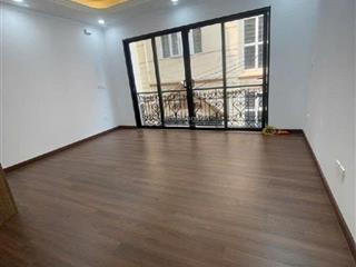 Bán nhà 5 tầng miêu nha , thang máy giá đầu tư