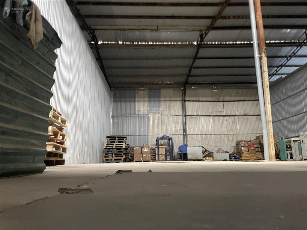 Cho thuê kho xưởng diện tích 500m2 tại mặt đường 72 cũ, cách lê trọng tấn 1km