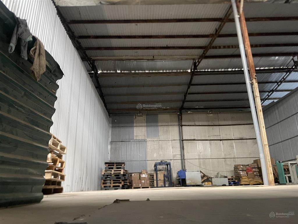 Cho thuê kho xưởng diện tích 500m2 tại mặt đường 72 cũ, cách lê trọng tấn 1km