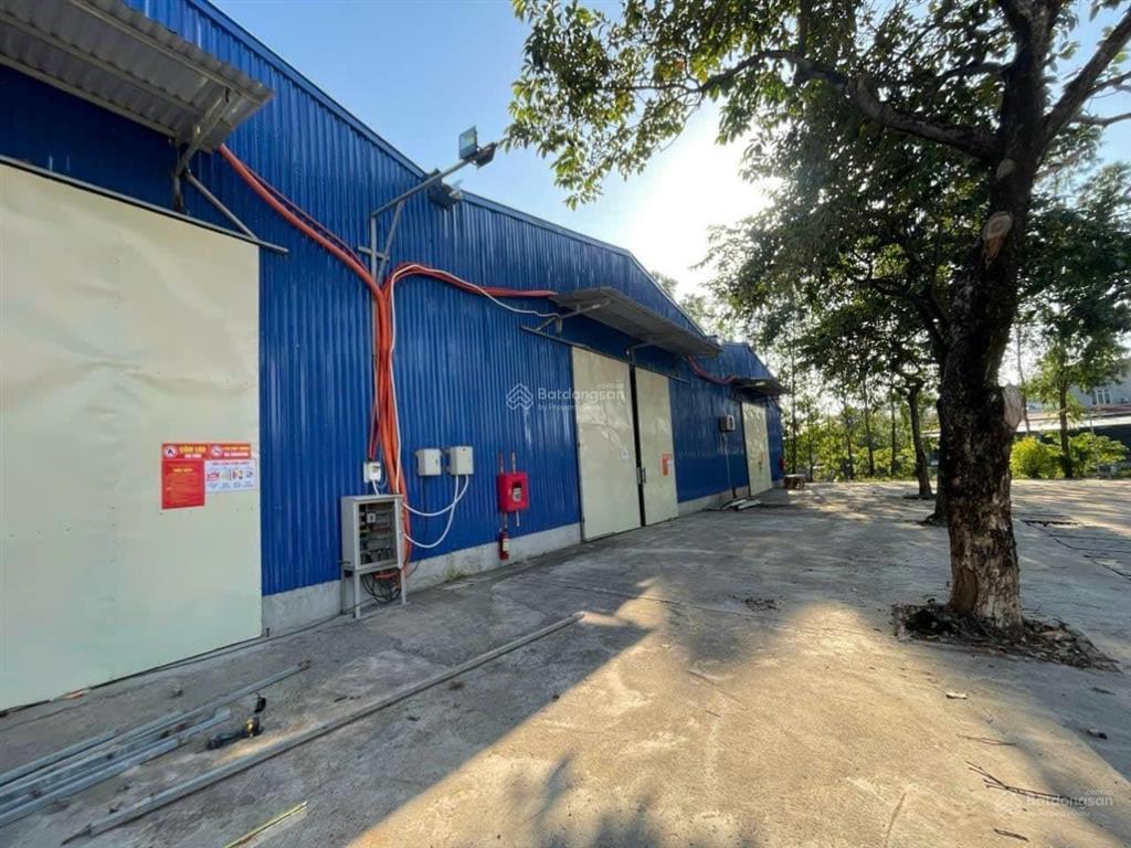 Cho thuê kho xưởng diện tích 500m2 tại mặt đường 72 cũ, cách lê trọng tấn 1km