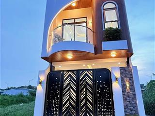 Độc nhất vô nhị  nhà đẹp tân mỹ chánh, mỹ tho. có 3pn hướng đông, full nội thất, giá 2,95 tỷ tl