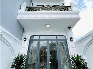 Nhà siêu đẹp ngay trung tâm p5, mỹ tho. dt 4x22m có 3pn full nội thất. đường xe 7chỗ giá 3,38 tỷ tl