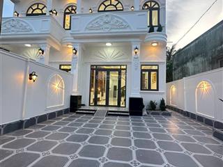Kẹt tiền  bán gấp nhà mặt tiền đối diện đhtg cs2, thân cửu nghĩa, tg. dt 6x23m có 4pn giá 2,58 tỷ