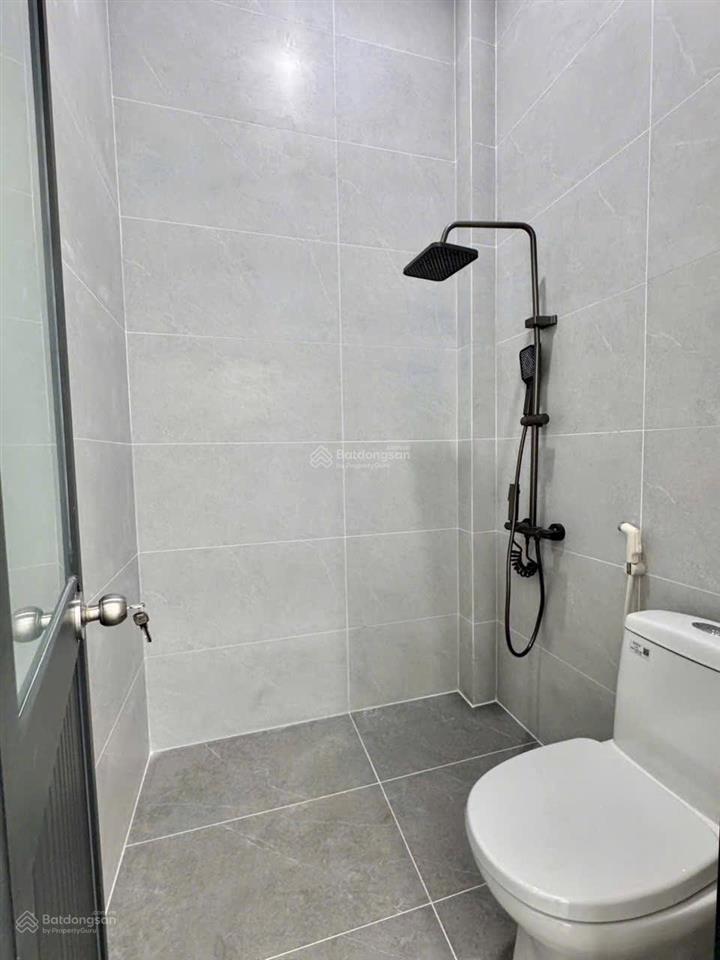 Siêu rẻ  nhà hẻm đường phạm hùng, trung an, mỹ tho, tg. dt 5,5x15m có 2pn giá 990 triệu