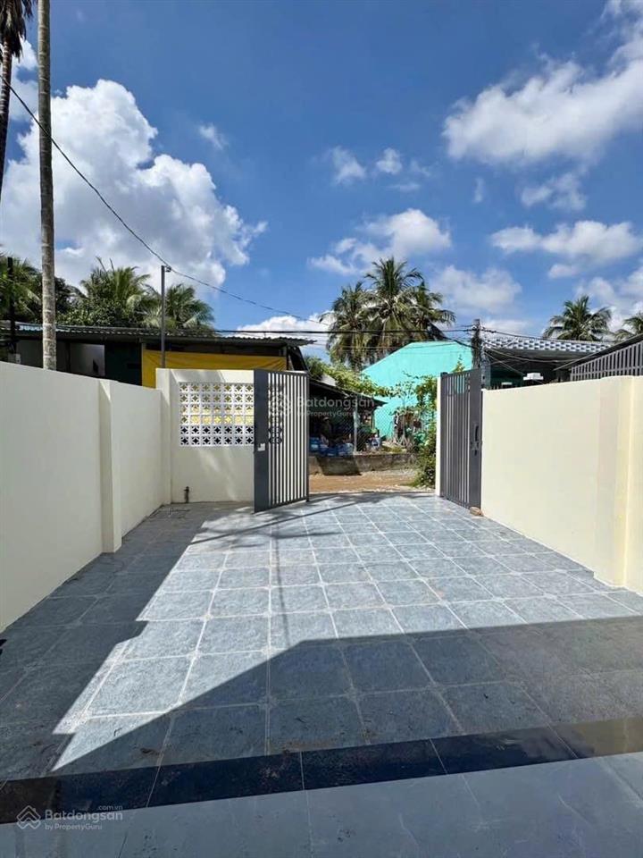 Siêu rẻ  nhà hẻm đường phạm hùng, trung an, mỹ tho, tg. dt 5,5x15m có 2pn giá 990 triệu