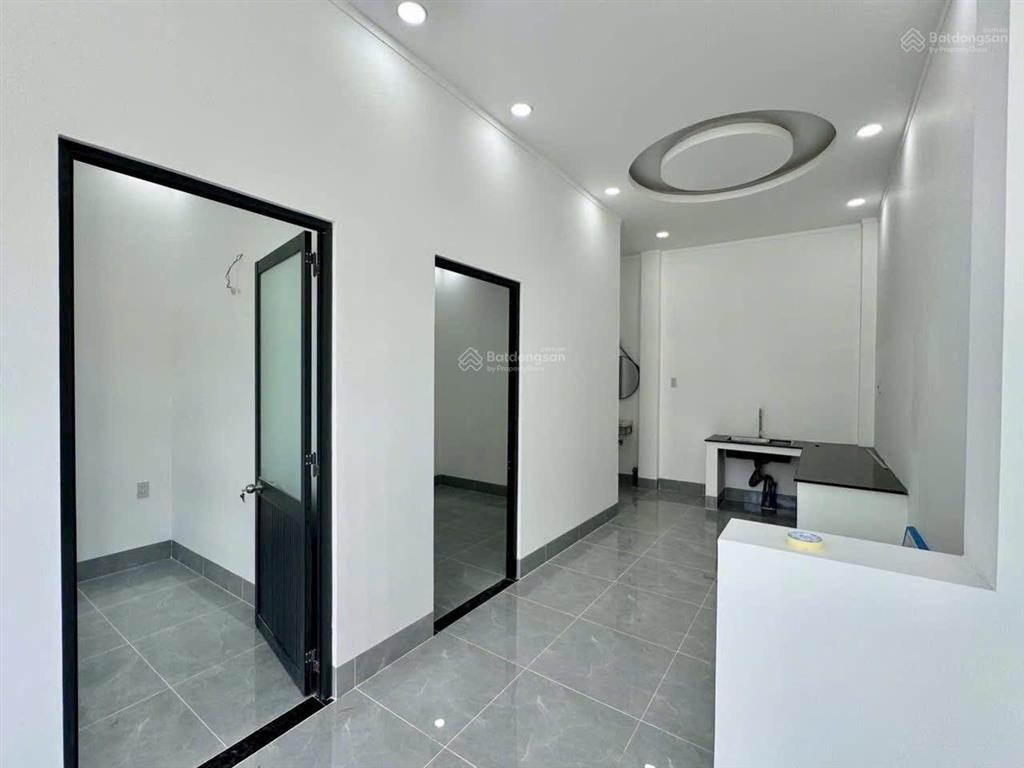 Siêu rẻ  nhà hẻm đường phạm hùng, trung an, mỹ tho, tg. dt 5,5x15m có 2pn giá 990 triệu