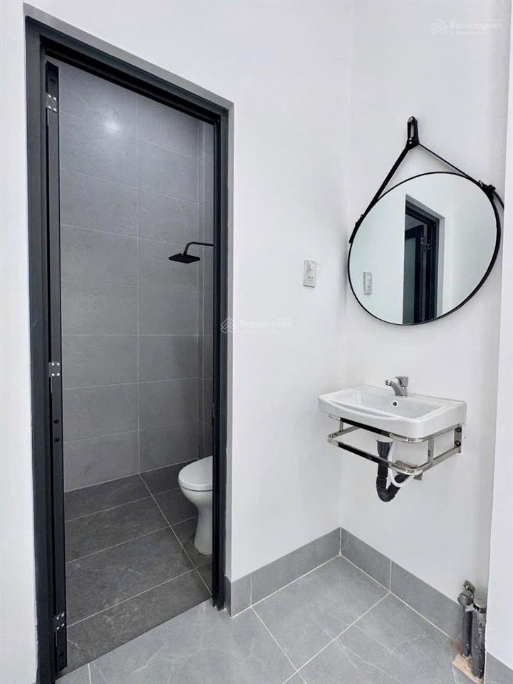 Siêu rẻ  nhà hẻm đường phạm hùng, trung an, mỹ tho, tg. dt 5,5x15m có 2pn giá 990 triệu