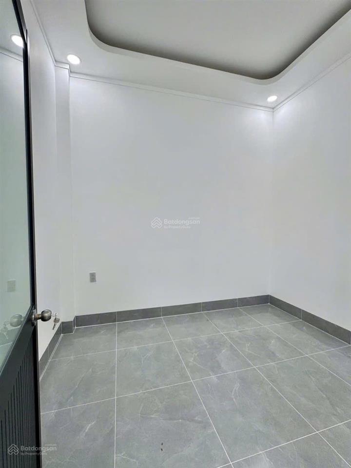 Siêu rẻ  nhà hẻm đường phạm hùng, trung an, mỹ tho, tg. dt 5,5x15m có 2pn giá 990 triệu