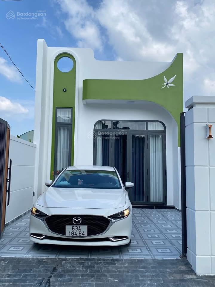 Siêu rẻ  nhà hxh đường trần thị thơm, tmc, mỹ tho. dt 5x22,6m có 2pn hướng tn. giá 1,68 tỷ tl