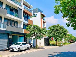 Ra gấp lô 130m2 thổ cư mặt tiền đường ô tô, gần siêu thị aeon kdc tên lửa 2, sổ hồng riêng