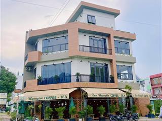 Nhận nhà ở ngay thiết kế 1 trệt 1 lửng 2 lầu shr, cách chợ bình chánh 2km