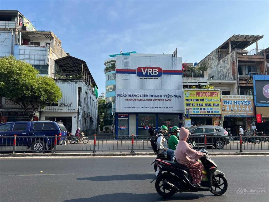 Chủ nhà về quê cần bán căn nhà mặt tiền phan đăng lưu. dt 6x20m. kc trệt 3 lầu giá 25 tỷ. tin thật