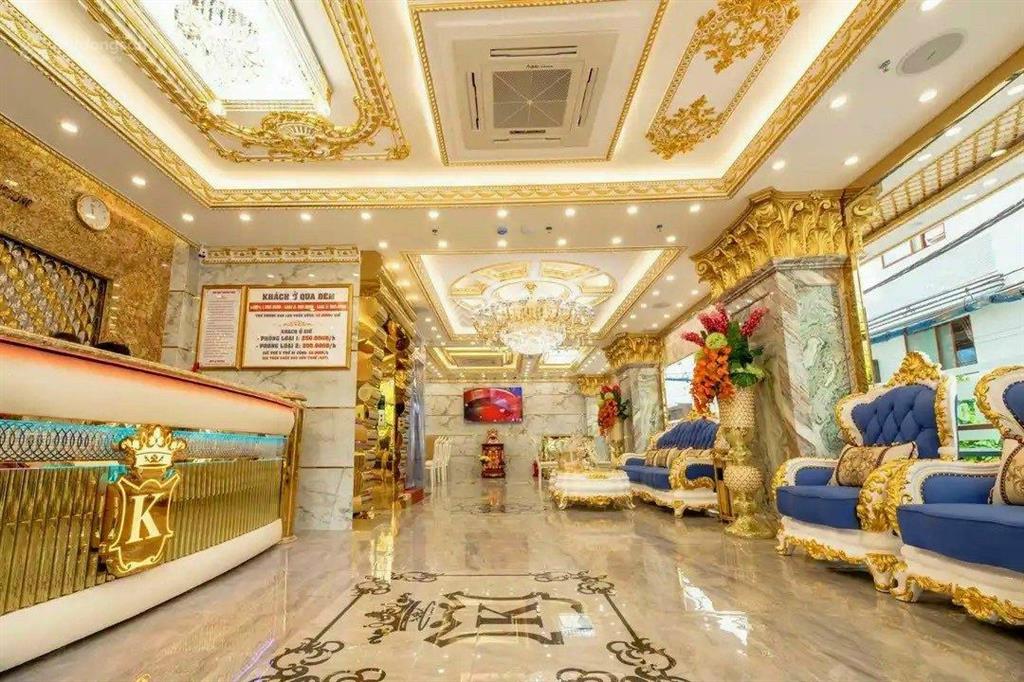 Gấp gấp  bán nhà mặt tiền ngay phố phan xích long.diên tích 8 x 18m 4 tầng  150tr/th  giá 35 tỷ