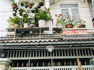 Cần bán nhà tx38 q12.  dt 5x12m, cn 60m
 nhà xây 1 lầu gồm 2phòng ngủ 3wc.  hẻm thông xe hơi