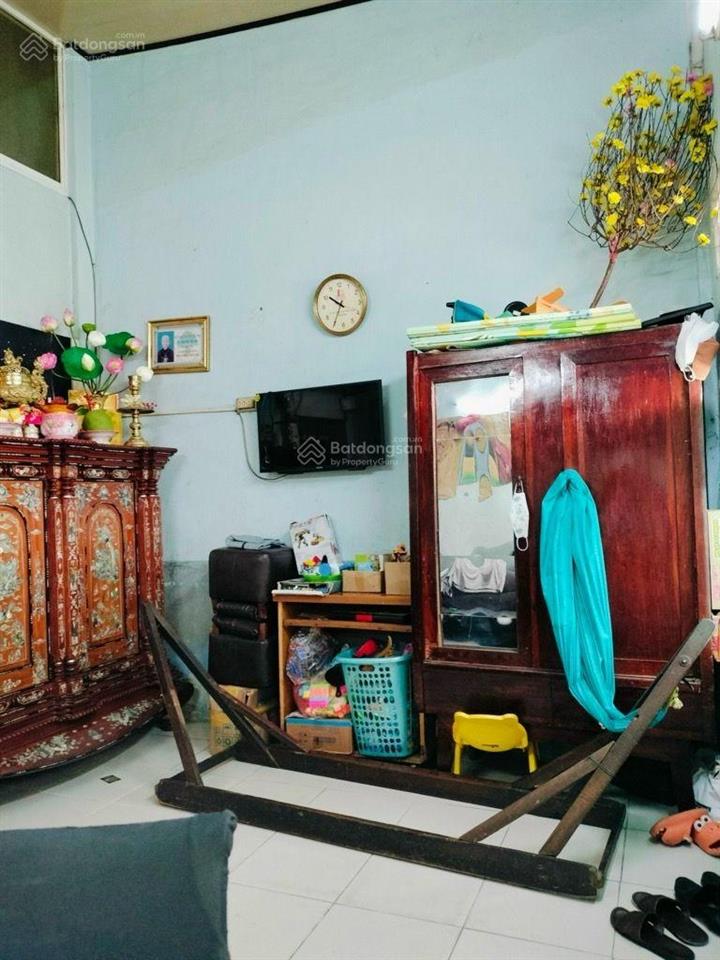Bán nhà 60m2 5 tỷ hơn gần chợ phú lâm lô góc hẻm 8m