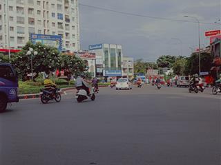 Bán nhà  dt 65m2  4 tỷ hơn  hẻm xe hơi  ngay lý chiêu hoàng  gần bình phú