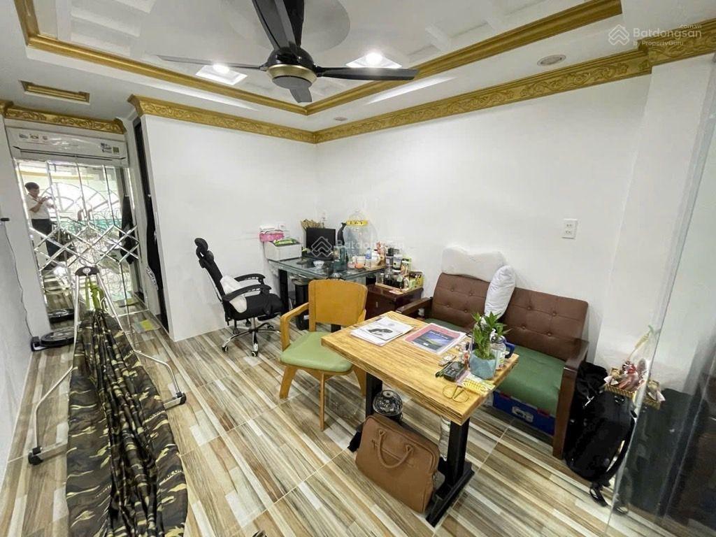 Nhà 5 tầng  hẻm ô tô thông  ngay lê đại hành  9tỷ xíu