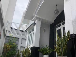 9,5 tỷ tl siêu rẻ nhà vườn mái thái hơn 200m2 ngay gò ô môi q7 gần ngã tư đường cao thị chính