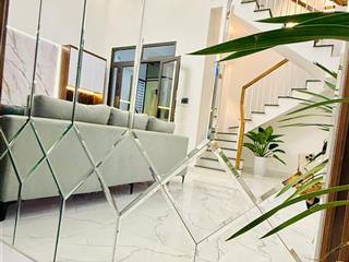 Bán gấp nhà mặt phố hoàng ngân trung tâm quận thanh xuân hà nội. 81 m2. 5 tầng. 25 tỷ. nhà mới.