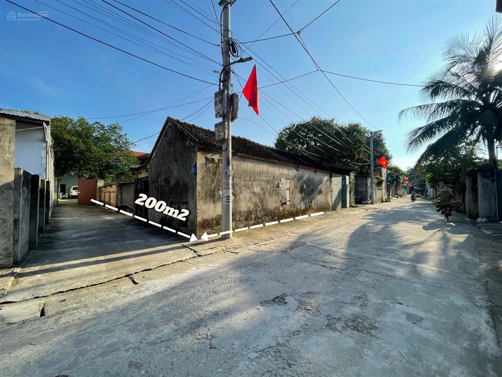 Lô góc 200m2 mặt tiền 11,8m đường thông rộng 6m tại cấn thượng, cấn hữu, quốc oai