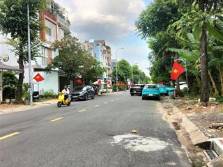 Bán nhà 3tầng đường d2 hiệp phú q9  sát man thiện, liền kề lê văn việt  vị trí đỉnhshr13tỷ tlcc