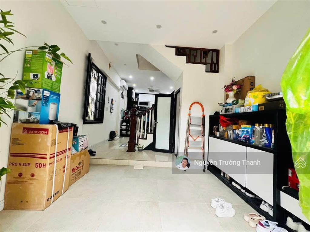 Phạm văn đồng(cầu giấy).nhà đẹp ở luôn, ngõ nông, thông 40m ô tô đỗ 32/48m2t2x4 tầng, mt3.5m, 9tỷ