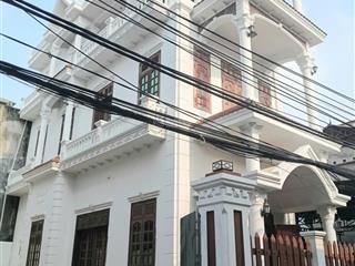 Nhà 157.1 m , mặt tiền 10.82 m , trục chính oto tránh