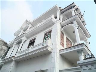 Bán nhà trục chính kinh doanh, gần chợ, trường học, dự án của vin