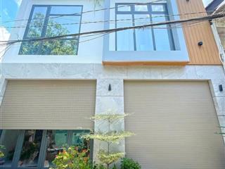 Bán gấp nhà 8m x 15m, 3 tầng, giá 13 tỷ 5. đường nguyễn văn linh, p. tân thuận tây, quận 7