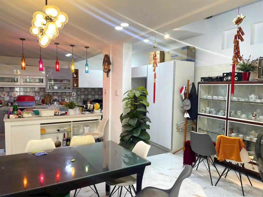 Giảm nhiều bán gấp nhanh tay thì còn biệt thự đẹp 8x18m, 3tầng, giá 15tỷ, đường nguyễn thị thập, q7