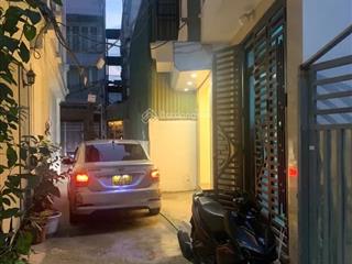 Nhà 6 tầng bát khối, ngõ rộng dt 32m2, 4 ngủ, 6,1 tỷ