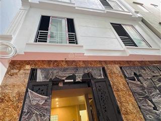 Tòa ccmn cầu giấy 76 m2 *21p* thang máy dòng tiền thuê khoán 80tr  lô góc  nhà mới  pccc đầy đủ
