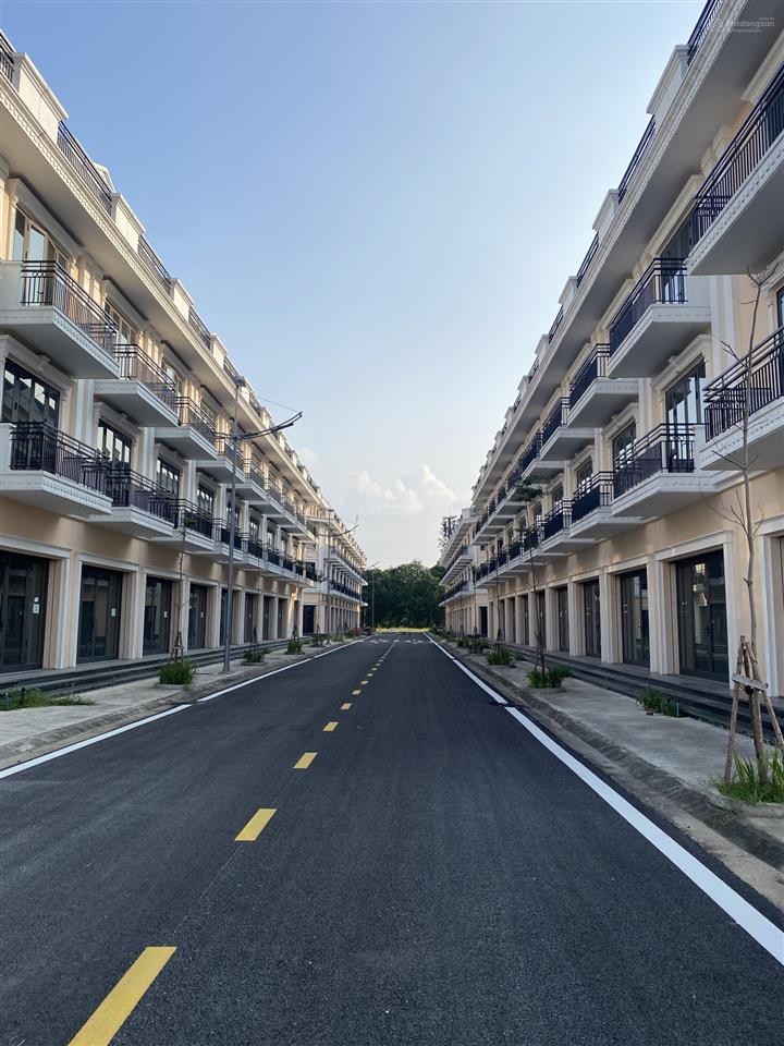 Bán căn lk vietsing square kđt vsip  bắc ninh ngay sát hà nội giá chỉ 5,3tỷ dt 75m2 sẵn nhà 4 tầng