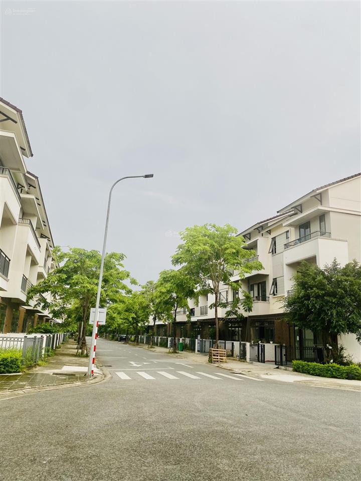Bán căn sh4 centa city 90m2 giá tốt đầu chỉ 6,9 tỷ,bùng nổ hạ tầng mới ga metro,cao tốc 120m gbhn