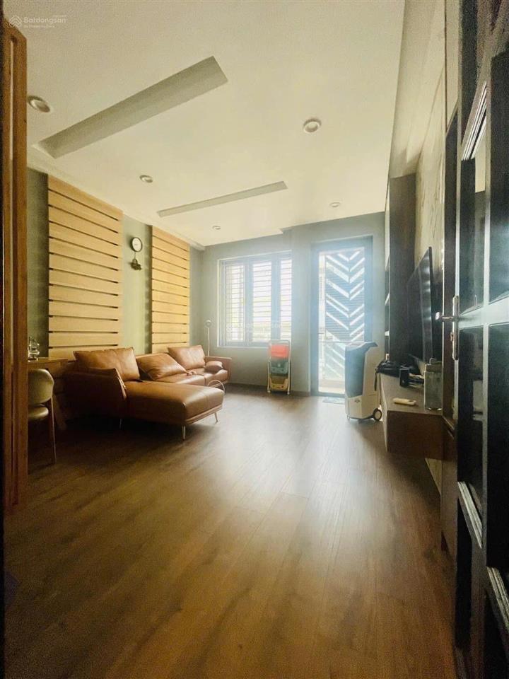 Siêu rẻ! nhà mặt tiền khu đường 10m hoa lan, p2, phú nhuận. hđ thuê 20tr