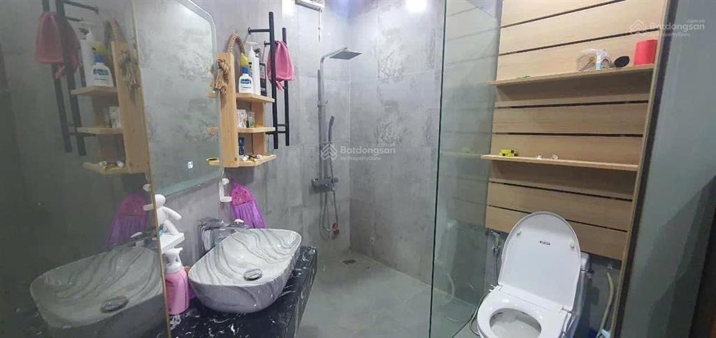 Siêu rẻ! nhà mặt tiền khu đường 10m hoa lan, p2, phú nhuận. hđ thuê 20tr