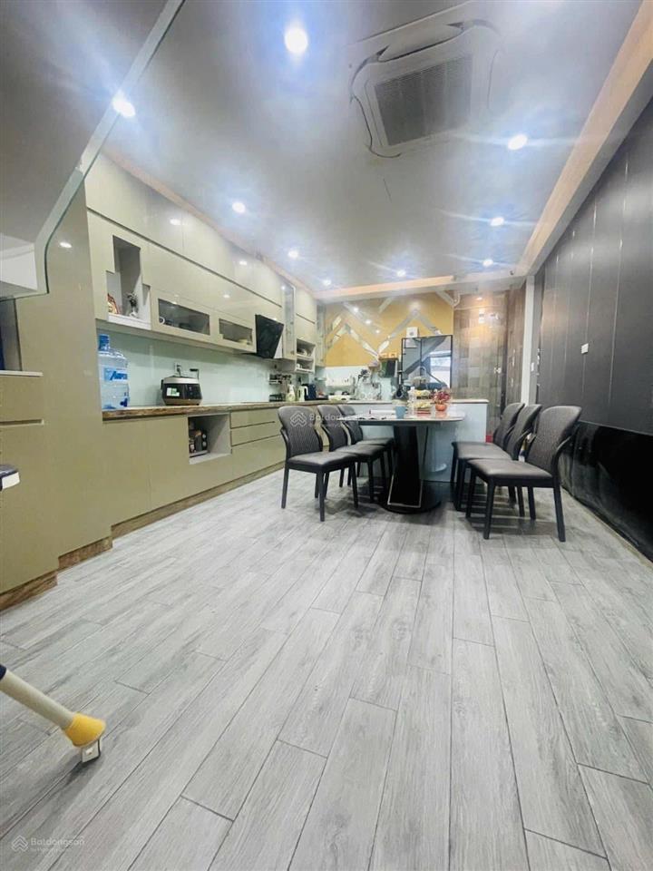 Siêu rẻ! nhà mặt tiền khu đường 10m hoa lan, p2, phú nhuận. hđ thuê 20tr