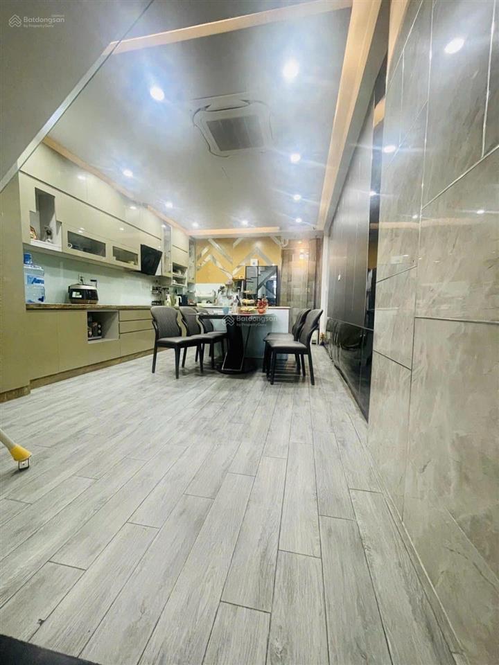 Siêu rẻ! nhà mặt tiền khu đường 10m hoa lan, p2, phú nhuận. hđ thuê 20tr