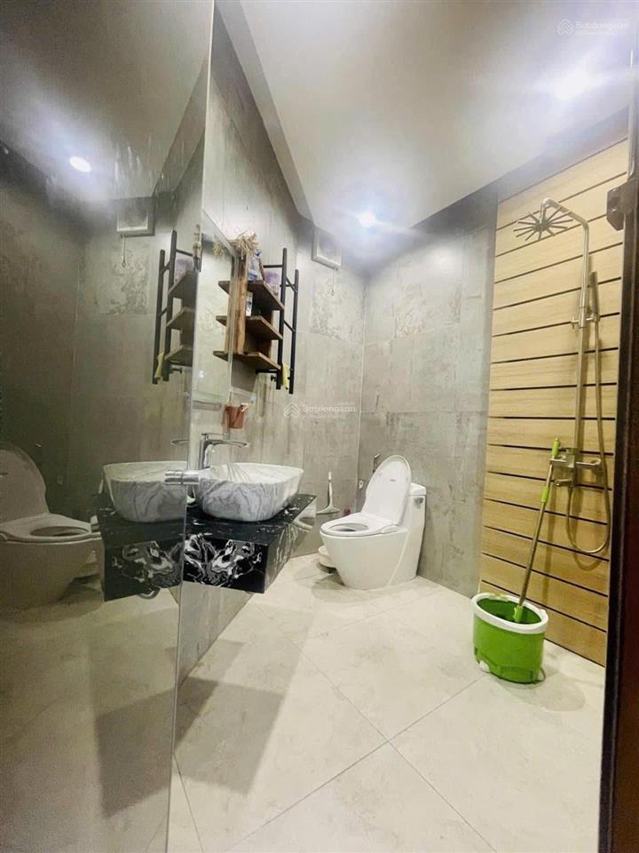 Siêu rẻ! nhà mặt tiền khu đường 10m hoa lan, p2, phú nhuận. hđ thuê 20tr