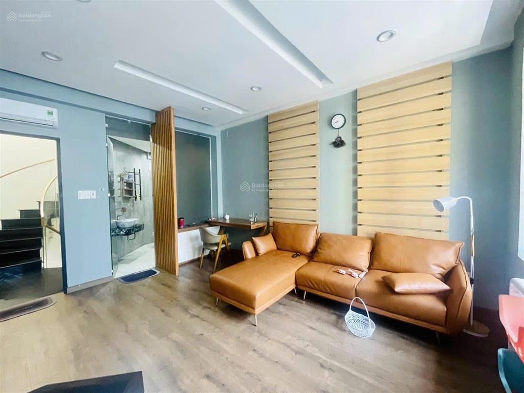 Siêu rẻ! nhà mặt tiền khu đường 10m hoa lan, p2, phú nhuận. hđ thuê 20tr