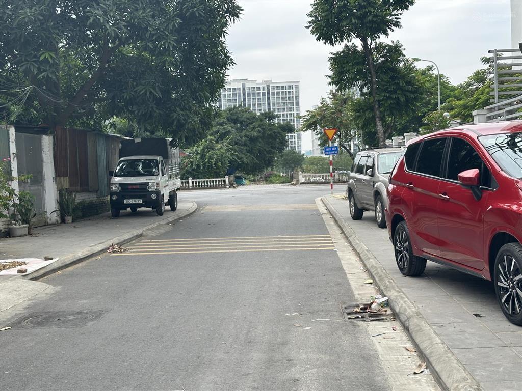 Cần bán đất phúc lợi long biên 50 m mặt tiền 4,6 m ô tô vào đất giá đầu tư