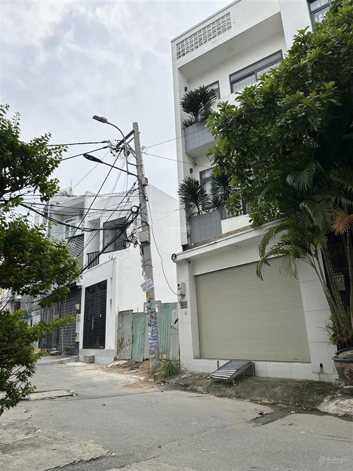 Bán đất tặng nhà cấp 4, tiện xây mới, dt lớn, đường thông thoáng 113m2 ngang khủng 7.2m full thổ cư