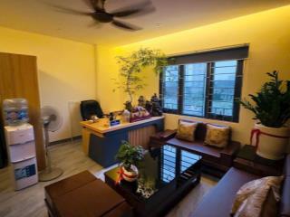 Nhà đẹp ở ngay trung tâm hoàng mai ngõ thông ô tô sổ đỏ chính chủ