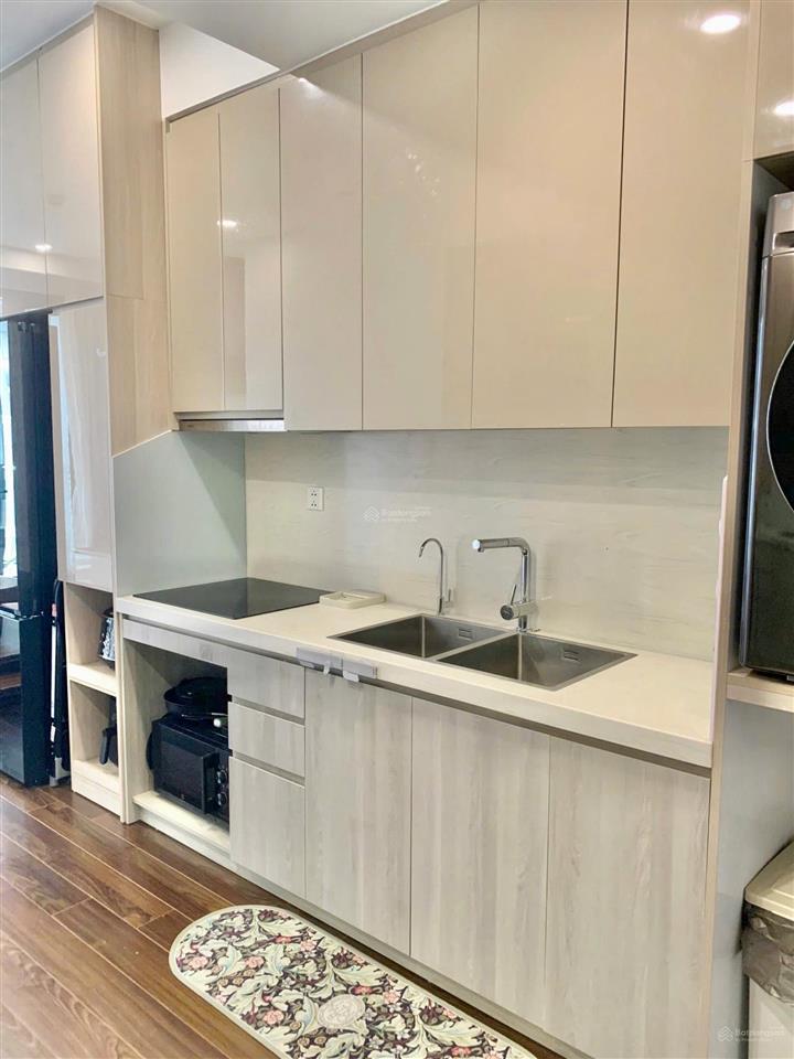 Cc bán căn 2pn  60m2  full đồ  4.2 tỷ kđt vinhomes smart city